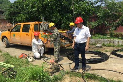 祁陽(yáng)供電公司開(kāi)展跨魚(yú)塘線路絕緣化改造工程 祁陽(yáng)供電公司開(kāi)展跨魚(yú)塘線路絕緣化改造工程