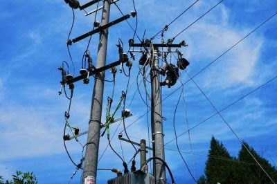 漢中供電公司:小滿物滿盈 農(nóng)網(wǎng)改造不停歇 漢中供電公司:小滿物滿盈 農(nóng)網(wǎng)改造不停歇