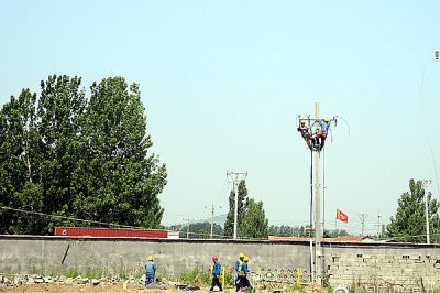 沂南供電公司開展線路檢修 客戶用電有保障 沂南供電公司開展線路檢修 客戶用電有保障
