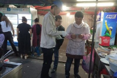 吳江供電公司開(kāi)展夜市攤點(diǎn)用電安全隱患排查 吳江供電公司開(kāi)展夜市攤點(diǎn)用電安全隱患排查