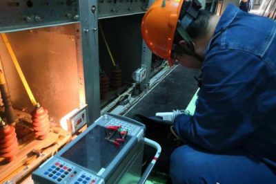 寶雞供電公司檢查10千伏出線(xiàn)保護(hù)裝置