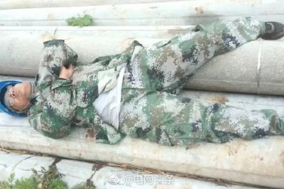 在發(fā)燙的電桿上睡覺是種什么體驗(yàn) 在發(fā)燙的電桿上睡覺是種什么體驗(yàn)