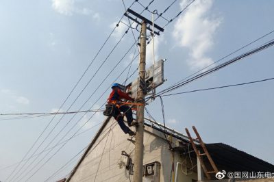 東營供電公司對牛莊鎮(zhèn)魏家村進(jìn)行低壓改造 東營供電公司對牛莊鎮(zhèn)魏家村進(jìn)行低壓改造