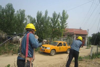 沂水供電公司對馬站鎮(zhèn)姚洼村進行設(shè)備升級改造 沂水供電公司對馬站鎮(zhèn)姚洼村進行設(shè)備升級改造