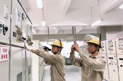 110千伏旺山變對(duì)全站設(shè)備銘牌進(jìn)行拍攝核對(duì) 110千伏旺山變對(duì)全站設(shè)備銘牌進(jìn)行拍攝核對(duì)