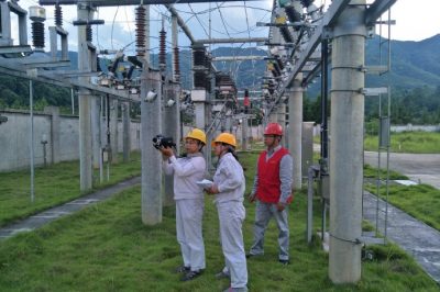 遠縣電力公司35千伏豬頭山變、中和變進行專業(yè)巡視及紅外測溫