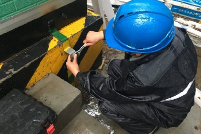 制作箱變接地線，保障設(shè)備增容及時(shí)送電