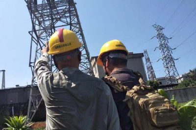 黃石供電公司檢修110千伏寶西線46號(hào)塔三相導(dǎo)線金具 黃石供電公司檢修110千伏寶西線46號(hào)塔三相導(dǎo)線金具