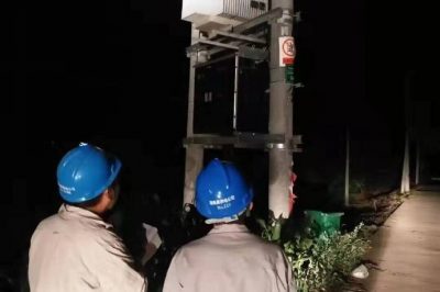 檢查變壓器高低壓樁頭，令克樁頭，高壓開關(guān)和導(dǎo)線連接處