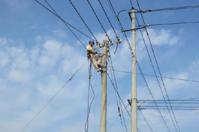 淮安淮陰劉老莊供電所：農(nóng)網(wǎng)升級改造，迎夏峰