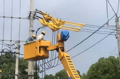 溧水區(qū)供電公司組織員工開展不停電更換變壓器項(xiàng)目演練 溧水區(qū)供電公司組織員工開展不停電更換變壓器項(xiàng)目演練