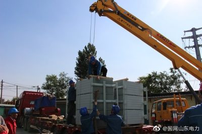 陽信供電公司對1號主變進行更換增容施工 陽信供電公司對1號主變進行更換增容施工