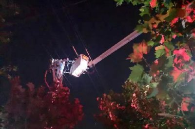 國網(wǎng)壽光市供電公司零點帶電搶修心系客戶早供電 國網(wǎng)壽光市供電公司零點帶電搶修心系客戶早供電