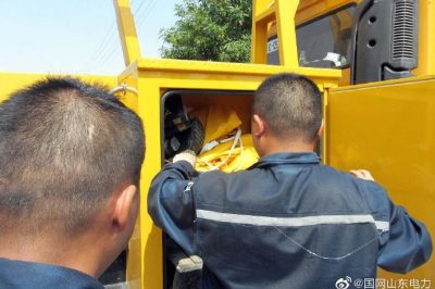 10千伏長(zhǎng)青線三合支線15號(hào)桿絕緣子螺帽掉落傾斜隱患進(jìn)行帶電消缺 10千伏長(zhǎng)青線三合支線15號(hào)桿絕緣子螺帽掉落傾斜隱患進(jìn)行帶電消缺