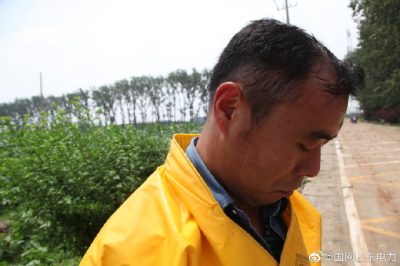 昌邑市供電公司不懼高溫完成10千伏帶電消缺作業(yè) 昌邑市供電公司不懼高溫完成10千伏帶電消缺作業(yè)