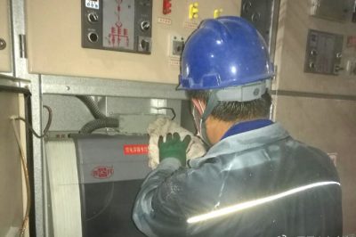 墾利區(qū)供電公司對10千伏興豐乙線開展設備消缺工作 墾利區(qū)供電公司對10千伏興豐乙線開展設備消缺工作