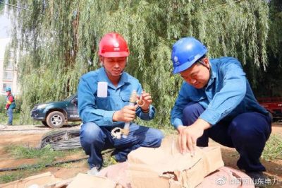 肥城市供電公司對(duì)10千伏鳳新線開(kāi)展線路檢修工作 肥城市供電公司對(duì)10千伏鳳新線開(kāi)展線路檢修工作