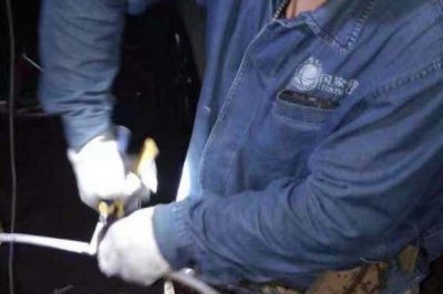 西安供電公司增援搶修因過(guò)負(fù)荷桿上出線燒斷，及時(shí)恢復(fù)供電