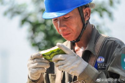 和縣供電公司實施舊線拆除并新建導(dǎo)線架設(shè) 和縣供電公司實施舊線拆除并新建導(dǎo)線架設(shè)