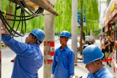 長安區(qū)供電公司展開高溫天氣用電設(shè)備特巡 長安區(qū)供電公司展開高溫天氣用電設(shè)備特巡