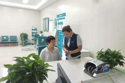潼關(guān)縣供電公司為客戶宣傳掌上電力優(yōu)化客戶用電體驗 潼關(guān)縣供電公司為客戶宣傳掌上電力優(yōu)化客戶用電體驗