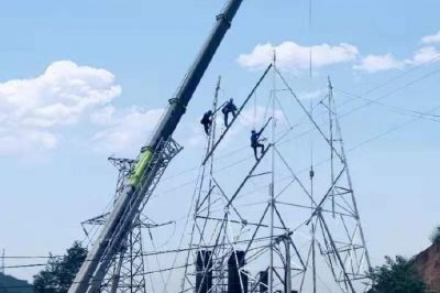 銅川供電公司進(jìn)行110千伏金鋁ll回線路31和l回32號新塔組立 銅川供電公司進(jìn)行110千伏金鋁ll回線路31和l回32號新塔組立