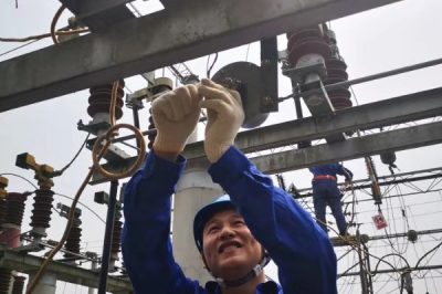 網(wǎng)天府新區(qū)供電公司在35kV永安變電站進(jìn)行消缺 網(wǎng)天府新區(qū)供電公司在35kV永安變電站進(jìn)行消缺