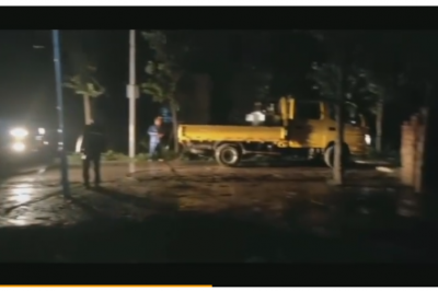 平原縣供電公司搶修因大風(fēng)暴雨導(dǎo)致變壓器被異物砸壞 平原縣供電公司搶修因大風(fēng)暴雨導(dǎo)致變壓器被異物砸壞