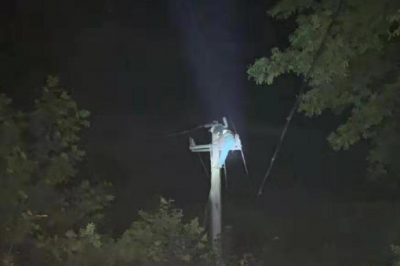 句容寶華供電所搶修斷落在于地面的高壓線 句容寶華供電所搶修斷落在于地面的高壓線