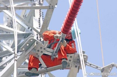 東臺(tái)市供電公司架設(shè)110千伏高衡線兀入仙湖變線路按時(shí)投運(yùn) 東臺(tái)市供電公司架設(shè)110千伏高衡線兀入仙湖變線路按時(shí)投運(yùn)