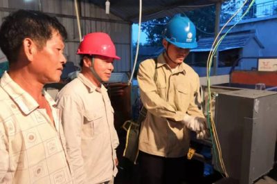 淮安營業(yè)部車橋供電所搶修控制箱接觸器線頭燒斷的芡實(shí)加工機(jī)器 淮安營業(yè)部車橋供電所搶修控制箱接觸器線頭燒斷的芡實(shí)加工機(jī)器