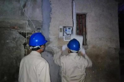 搶修網(wǎng)絡公司員工施工弄斷的家中表計出線 搶修網(wǎng)絡公司員工施工弄斷的家中表計出線