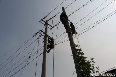 將100千伏安變壓器更換為200千伏安變壓器，提高供電可靠性