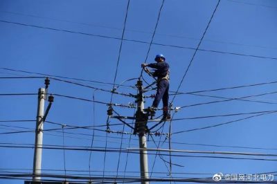 雞澤縣供電公司對(duì)10千伏柴莊066線路進(jìn)行升級(jí)改造 雞澤縣供電公司對(duì)10千伏柴莊066線路進(jìn)行升級(jí)改造