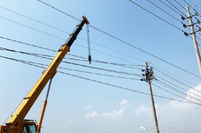 海寧電力全力修復(fù)導(dǎo)線-更換瓷瓶-搶占時(shí)間恢復(fù)送電 海寧電力全力修復(fù)導(dǎo)線-更換瓷瓶-搶占時(shí)間恢復(fù)送電