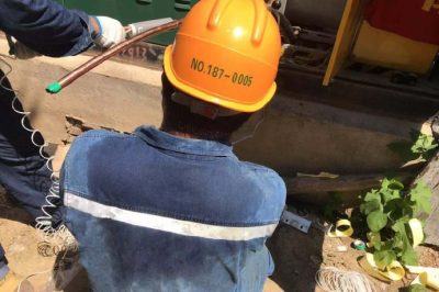 亮麗送變電分公司在浐灞生態(tài)區(qū)灞灃路進行新裝供電工作 亮麗送變電分公司在浐灞生態(tài)區(qū)灞灃路進行新裝供電工作