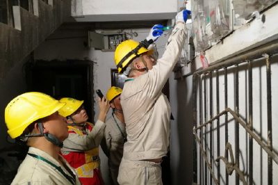 重慶永川供電公司開展“亮劍”打擊竊電及違約用電專項行動 重慶永川供電公司開展“亮劍”打擊竊電及違約用電專項行動