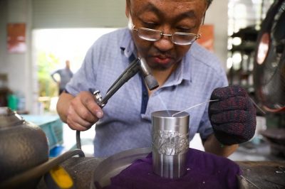 電氣化生產(chǎn)和電商化交易改變了傳統(tǒng)手工藝產(chǎn)銷的形態(tài) 電氣化生產(chǎn)和電商化交易改變了傳統(tǒng)手工藝產(chǎn)銷的形態(tài)