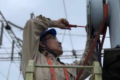 鎮(zhèn)江供電公司開展電壓互感器電容量與介質(zhì)損耗試驗 鎮(zhèn)江供電公司開展電壓互感器電容量與介質(zhì)損耗試驗