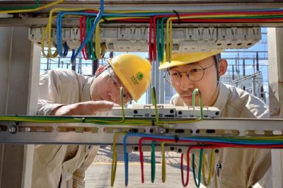 南京供電公司變電運(yùn)維室運(yùn)維人員在220千伏華科變開展特巡工作 南京供電公司變電運(yùn)維室運(yùn)維人員在220千伏華科變開展特巡工作