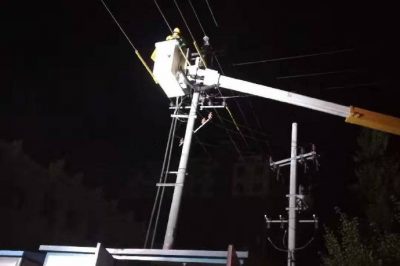 晉州市供電公司深夜帶電作業(yè)搶修故障點(diǎn) 晉州市供電公司深夜帶電作業(yè)搶修故障點(diǎn)