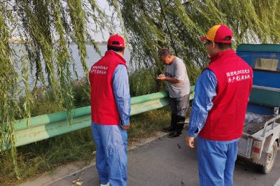 釣魚的時候選擇遠(yuǎn)離高壓線的地方 安全第一 釣魚的時候選擇遠(yuǎn)離高壓線的地方 安全第一