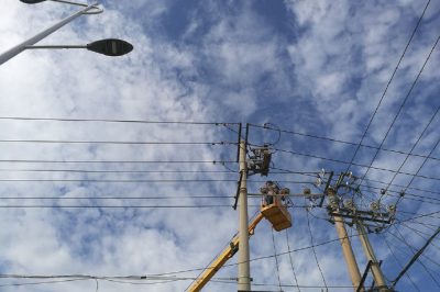 泊頭市供電公司對10千伏5524泊糧線支線開關(guān)進(jìn)行檢修試驗 泊頭市供電公司對10千伏5524泊糧線支線開關(guān)進(jìn)行檢修試驗