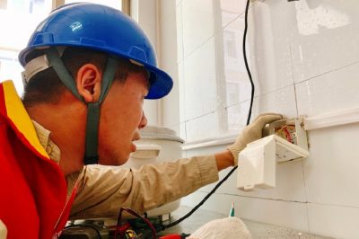 吳江區(qū)供電公司來到松陵鎮(zhèn)八坼敬老院開展安全用電檢查 吳江區(qū)供電公司來到松陵鎮(zhèn)八坼敬老院開展安全用電檢查