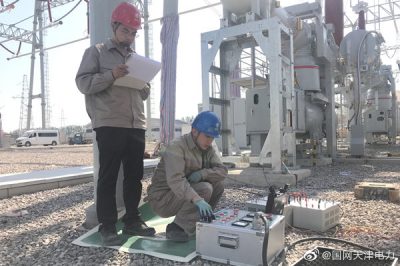 500千伏寶北變電站計量用互感器試驗現(xiàn)場 500千伏寶北變電站計量用互感器試驗現(xiàn)場