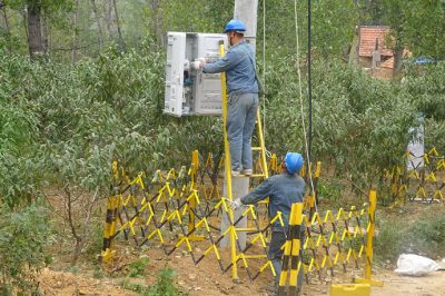 大張莊鎮(zhèn)上堯峪臺(tái)區(qū)進(jìn)行配網(wǎng)改造施工 大張莊鎮(zhèn)上堯峪臺(tái)區(qū)進(jìn)行配網(wǎng)改造施工