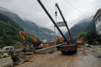 城口山體滑坡 電力搶修現(xiàn)場 城口山體滑坡 電力搶修現(xiàn)場