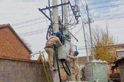 范樓鎮(zhèn)黃壩新村TTU智能終端施工作業(yè)現(xiàn)場(chǎng) 范樓鎮(zhèn)黃壩新村TTU智能終端施工作業(yè)現(xiàn)場(chǎng)