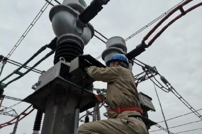 500千伏車(chē)坊變開(kāi)展流變更換后回路驗(yàn)收工作 500千伏車(chē)坊變開(kāi)展流變更換后回路驗(yàn)收工作