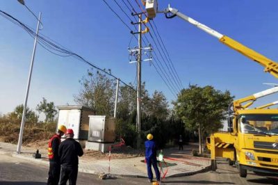 黃驊市供電公司為10千伏坑嶺572線路進(jìn)行高空帶電接引 黃驊市供電公司為10千伏坑嶺572線路進(jìn)行高空帶電接引